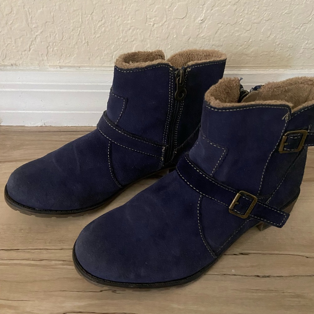 Sporto Emma Water Repellent Suede Ankle Blue Boots